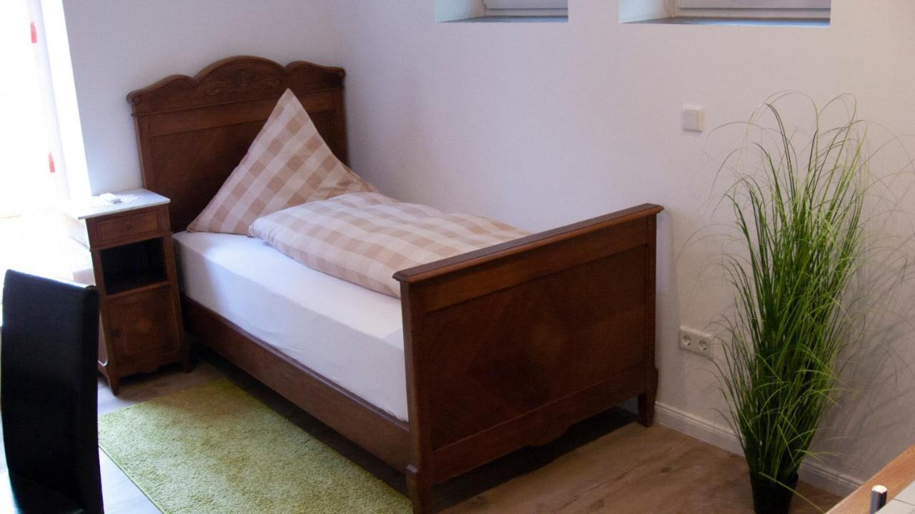 Apartmenthaus "Zum Birnbaum" Rosstal Dış mekan fotoğraf